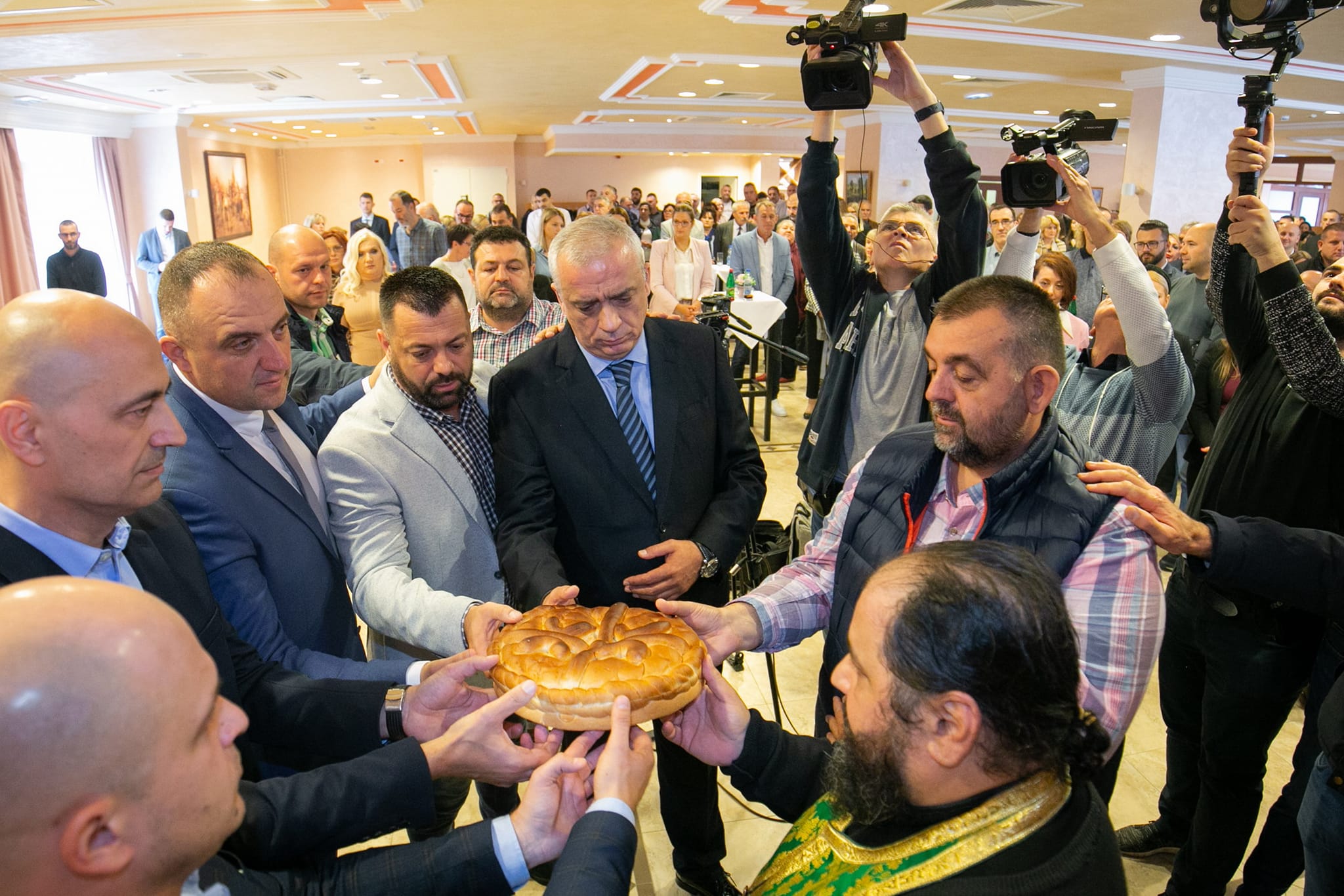 SNS Subotica već 14. godinu obeležava Sv. Petku kao slavu stranke ...